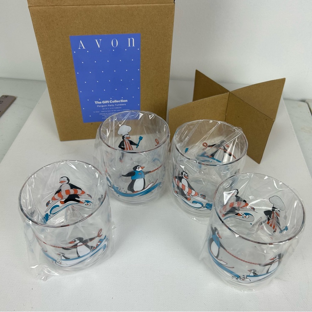 Avon  NIB - VTG Set of 4 14 oz. Penguin Party Tumblers